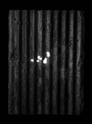 Placa 009, pistola 9 mm (simulación)